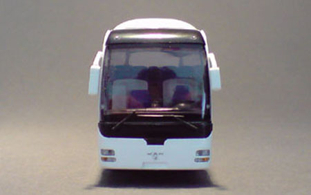 MAN-Lions-Coach_01-08