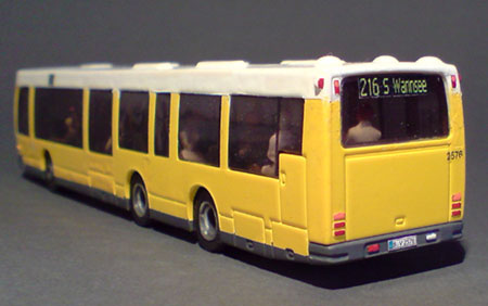 Den-Oudsten-B90_BVG-2576_03-05