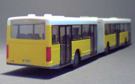 Mercedes-Benz-O345G_BVG-4011_01-03