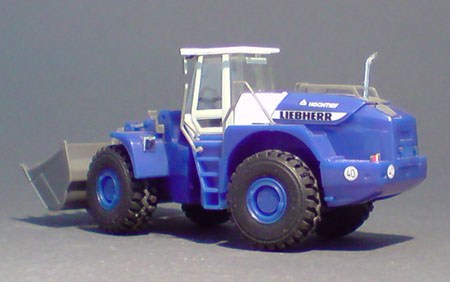 Liebherr-Radlader-L580_Hochtief_01-03