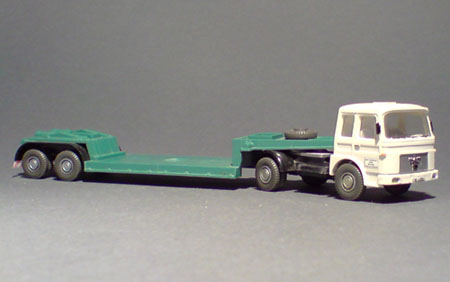 MAN-Tiefladesattelzug_01-01