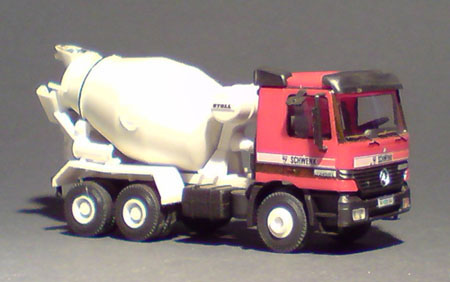 Mercedes-Benz-Actros-Transportbetonmischer_Schwenk_01-01