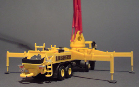 Mercedes-Benz_Betonpumpe_01-02