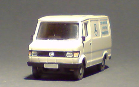 Mercedes-Benz-207D_Mercedes_01-04