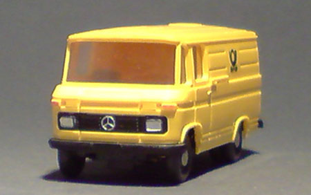 Mercedes-Benz-L406_Deutsche-Post_01-04