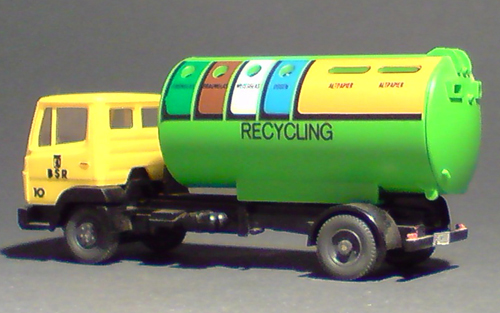 Mercedes-Benz-Container-Recycling_01-03