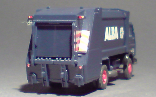 Mercedes-Benz-Pressmüllwagen_ALBA_01-02