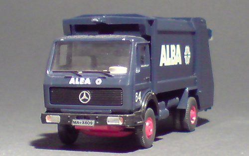 Mercedes-Benz-Pressmüllwagen_ALBA_01-04