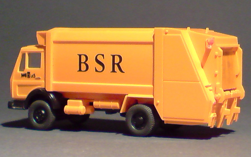Mercedes-Benz-Pressmüllwagen_BSR_01-03