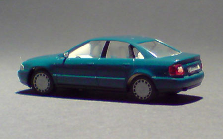 Audi-A4_01-03