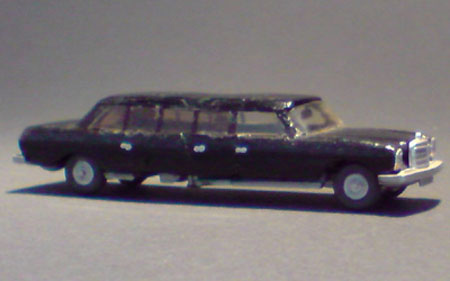 Mercedes-Benz-300SEL-Limosine_01-01
