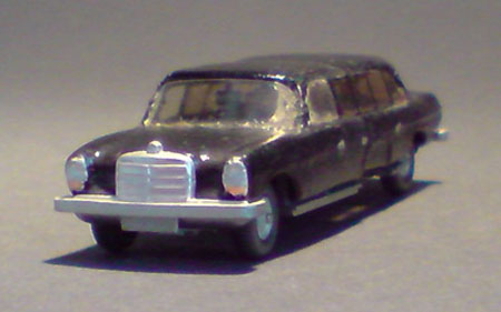 Mercedes-Benz-300SEL-Limosine_01-04