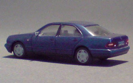 Mercedes-Benz-E-Klasse_02-03