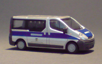 Opel-Vivaro_01-01