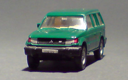 Mitsubishi-Pajero_01-04