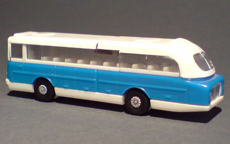 Ferrero_Ikarus-66_01-03