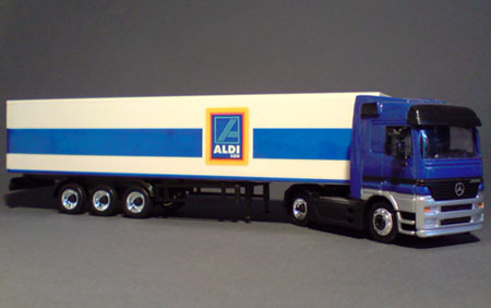 Schuco_Mercedes-Benz-Actros_ALDI-süd_01-01