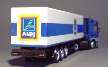 Schuco_Mercedes-Benz-Actros_ALDI-süd_01-02