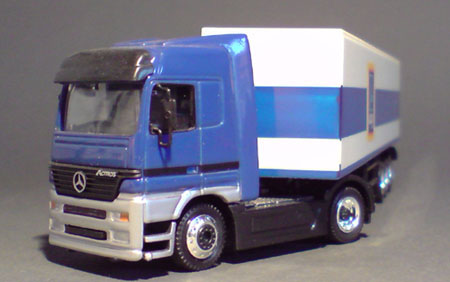 Schuco_Mercedes-Benz-Actros_ALDI-süd_01-04